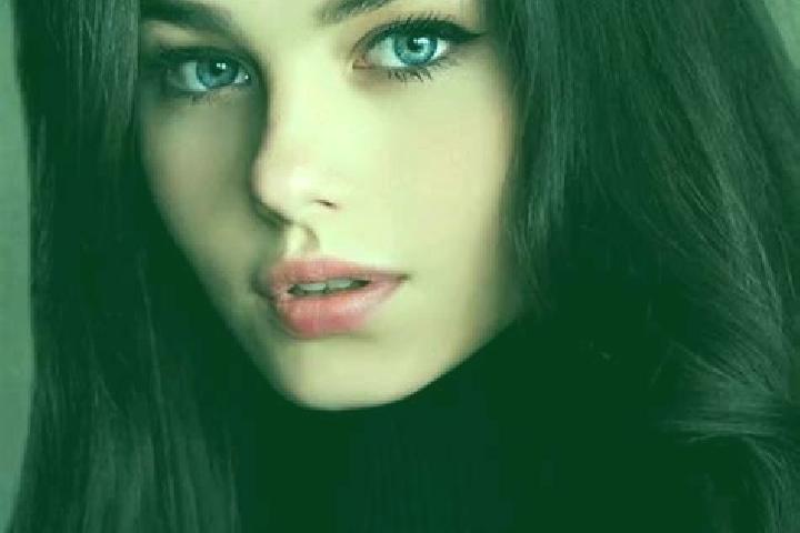Chloe, 23, a chestnut dark-eyed slavic companion based in Goioasa. Offering CIM, Domination, Prostate Massage, BDSM, 69. Available for incall and outcall, ov...