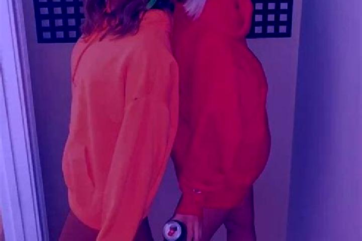 Chloe, 23, a red grey-eyed caribbean companion based in Saint-Denis. Offering Party Girl, Duos, OWO. Available for incall and outcall, day and evening dates.