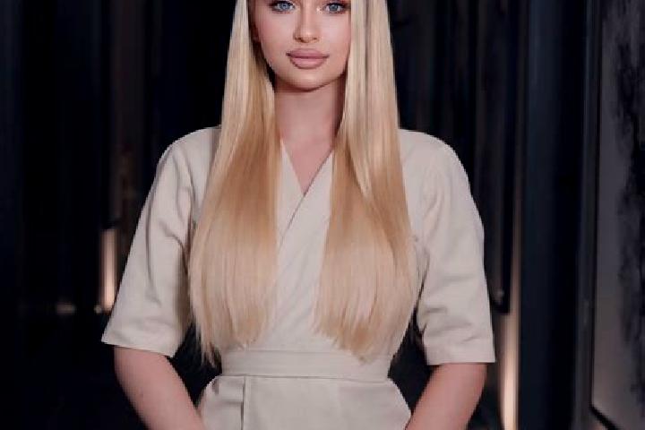 Chloe, 23, a red grey-eyed european companion based in Pocollay. Offering Duos, Tantra, Erotic Massage, Dinner Date. Available for incall and outcall, day an...