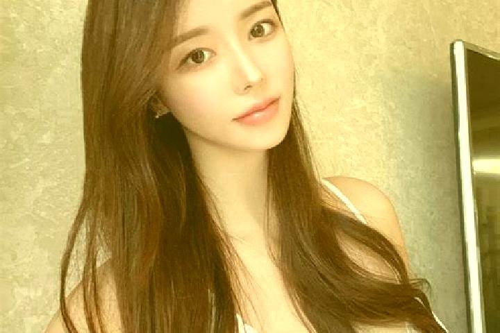 Chloe, 23 — Escort in Dalukou, China