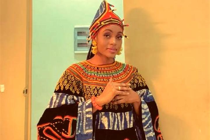 Chloe, 23 — Escort in Dschang, Cameroon