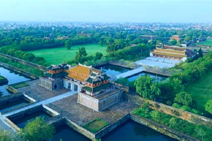 Chloe, 23 — Escort in Hue, Vietnam
