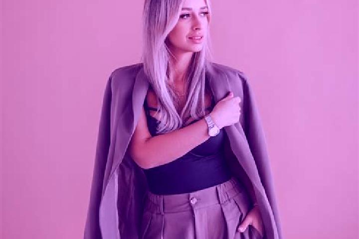 Chloe, 23 — Escort in Mikashevichy, Belarus