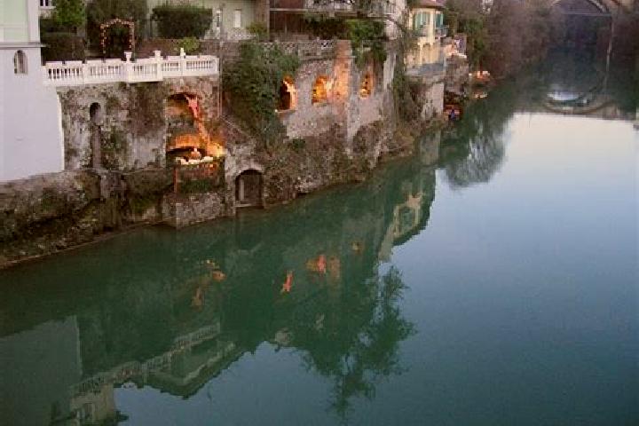 Chloe, 23 — Escort in Ponte San Pietro, Italy