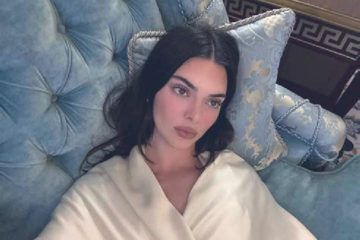 Chloe, 23 — Escort in Sisters, United States