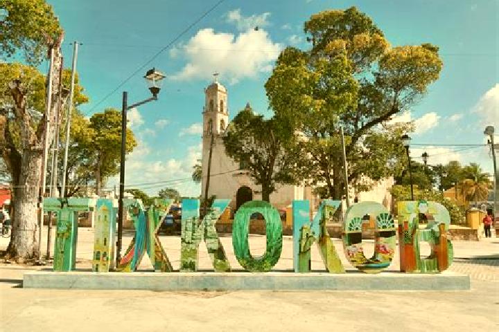 Chloe, 23 — Escort in Tixkokob, Mexico