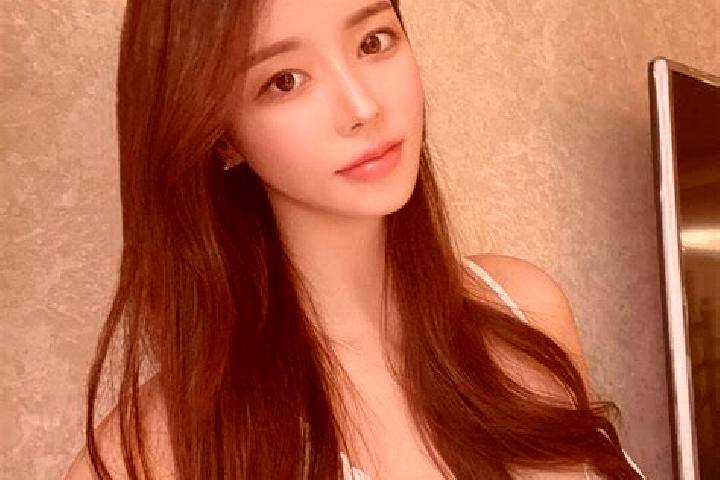 Chloe, 23 — Escort in Zhangjiapan, China