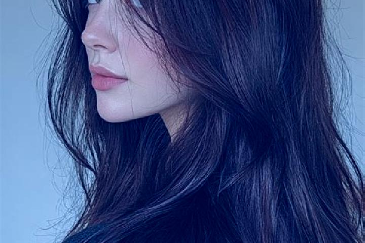 Chloe, 24, a auburn brown-eyed asian companion based in Olle. Offering Couples, Party Girl, Duos. Available for incall and outcall, day and evening dates.