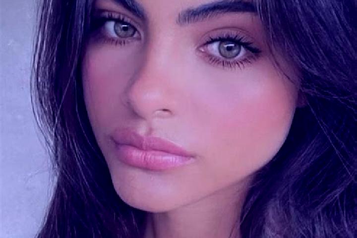 Chloe, 24, a black green-eyed latina companion based in Kadubetara. Offering CIM, Tantra, Massage, Girlfriend Experience, GFE. Available for incall and outca...