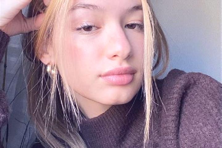 Chloe, 24, a blonde brown-eyed indian companion based in Valles de Palenzuela. Offering Domination, Fetish, OWO. Available for incall and outcall, day and ev...