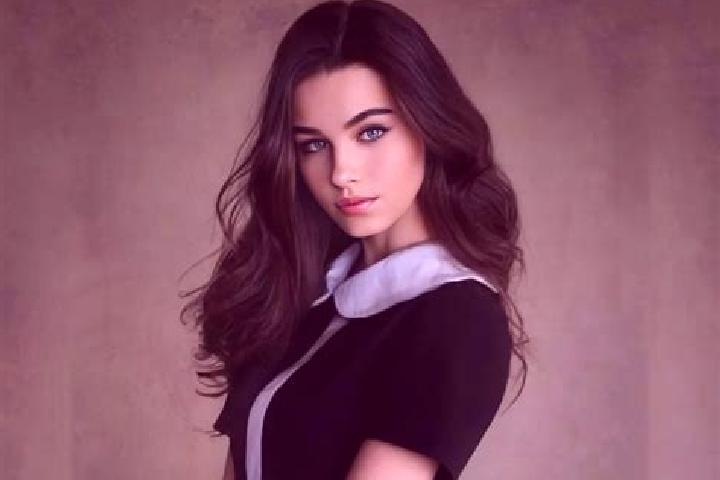 Chloe, 24, a brunette grey-eyed slavic companion based in Yepleu. Offering Erotic Massage, Dinner Date, Massage. Available for incall and outcall, day and ev...
