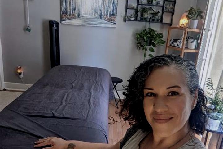 Chloe, 24, a chestnut grey-eyed caribbean companion based in Kalida. Offering A-Level, GFE, Massage, Dinner Date. Available for incall and outcall, day and e...