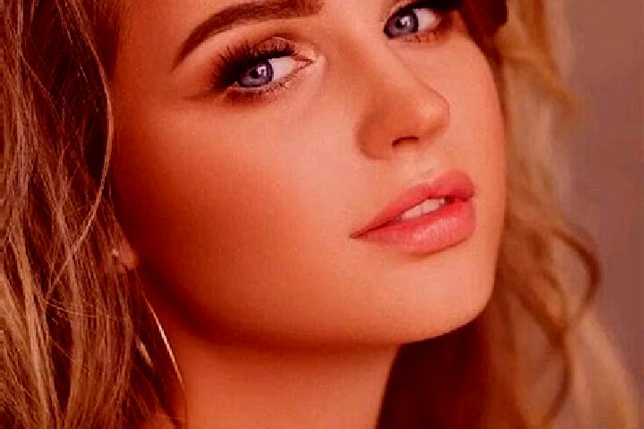 Chloe, 24, a dark blonde blue-eyed european companion based in Marcaja. Offering A-Level, Party Girl, Roleplay. Available for incall and outcall, day and eve...