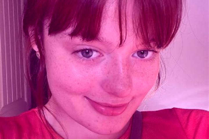 Chloe, 24, a red green-eyed caribbean companion based in Edesheim. Offering Dinner Date, Deep French Kissing. Available for incall and outcall, day and eveni...