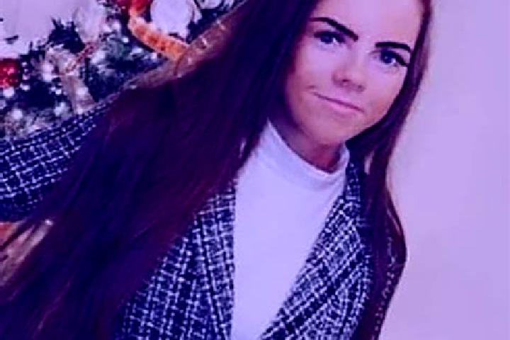 Chloe, 24 — Escort in Jobstown, Ireland