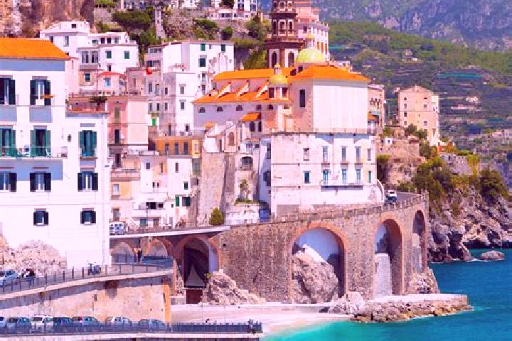 Chloe, 24 — Escort in Oslavia, Italy