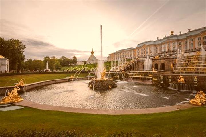 Chloe, 24 — Escort in Peterhof, Russia