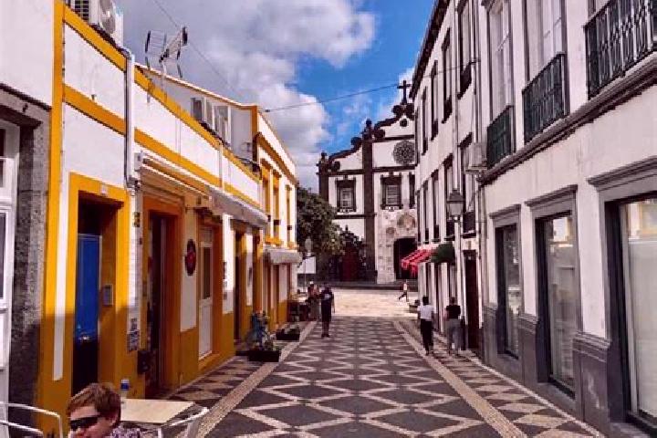 Chloe, 24 — Escort in Ponta Delgada, Portugal