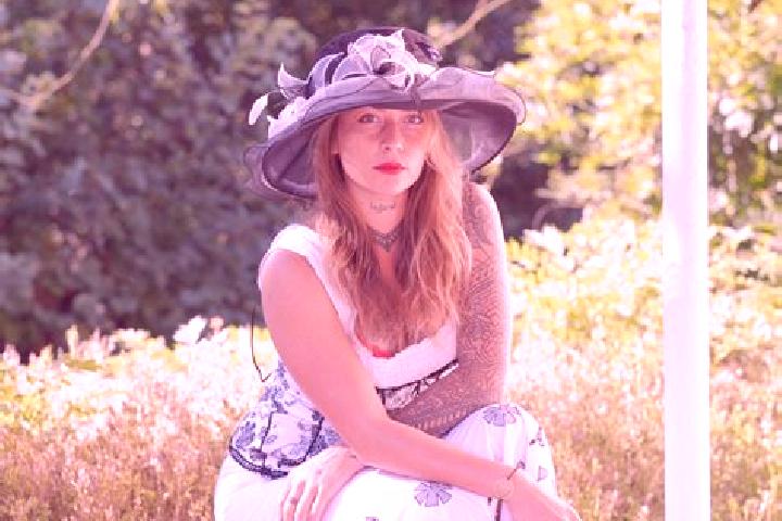 Chloe, 24 — Escort in Pouydesseaux, France