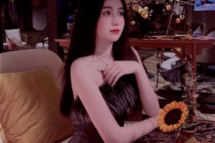 Chloe, 24 — Escort in Qiuxi, China