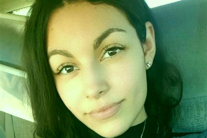 Chloe, 24 — Escort in Westview, United States