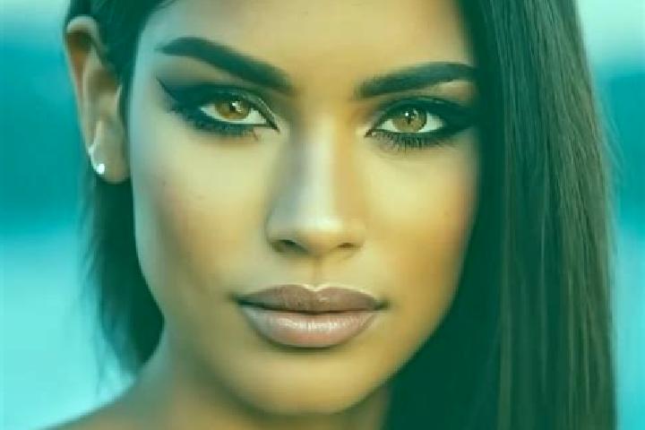 Chloe, 25, a auburn brown-eyed latina companion based in Pie del Sasso. Offering Prostate Massage, Couples, Striptease. Available for incall and outcall, day...