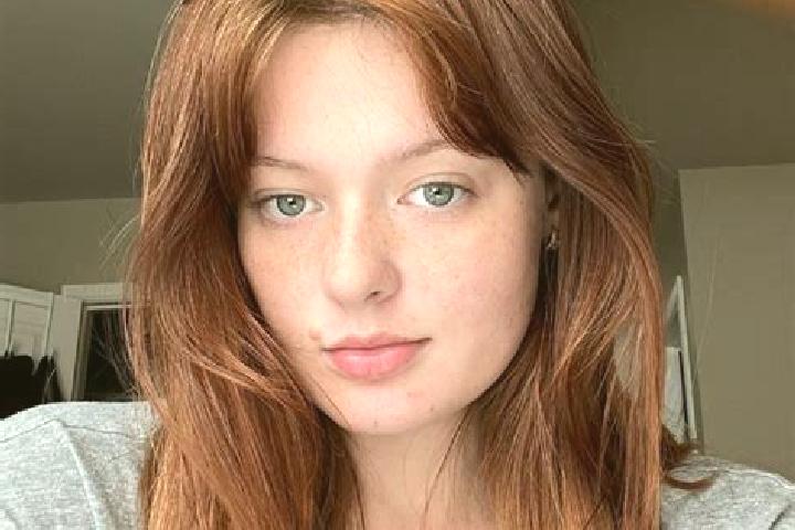 Chloe, 25, a auburn grey-eyed caucasian companion based in Vancouver. Offering Overnight, Girlfriend Experience, OWO. Available for incall and outcall, day a...