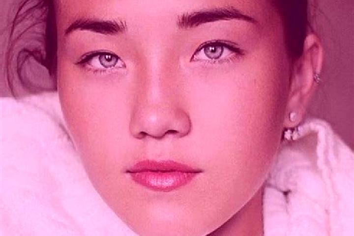 Chloe, 25, a black grey-eyed caucasian companion based in Rozhdestvenskiy. Offering CIM, Overnight, Dinner Date. Available for incall and outcall, day and ev...