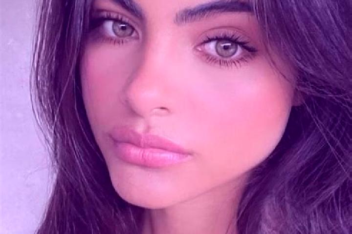 Chloe, 25, a black hazel-eyed middle eastern companion based in Benifla. Offering GFE, Erotic Massage, A-Level, Striptease, Couples. Available for incall and...