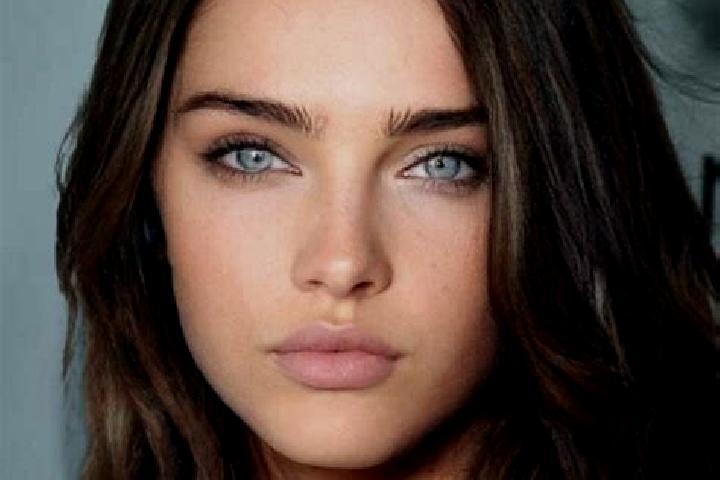 Chloe, 25, a brunette amber-eyed caucasian companion based in Gavarno-Tribulina. Offering Deep French Kissing, Fetish, Dinner Date, GFE. Available for incall...