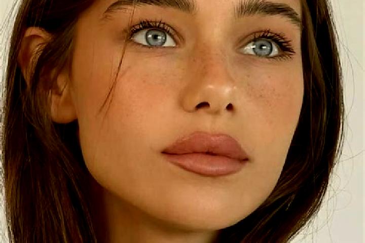 Chloe, 25, a brunette blue-eyed middle eastern companion based in Stellanello. Offering Striptease, OWO, CIM. Available for incall and outcall, day and eveni...