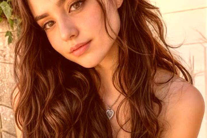 Chloe, 25, a brunette hazel-eyed caribbean companion based in Urmenis. Offering Fetish, Prostate Massage, Massage. Available for incall and outcall, day and ...