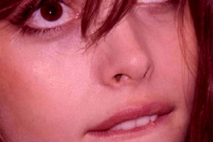 Chloe, 25, a chestnut dark-eyed european companion based in Mainque. Offering A-Level, GFE. Available for incall and outcall, overnight bookings available.