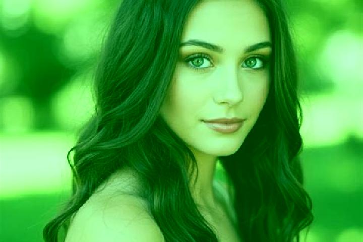 Chloe, 25, a chestnut hazel-eyed caucasian companion based in Koffiefontein. Offering Deep French Kissing, Striptease, Girlfriend Experience, Massage. Availa...