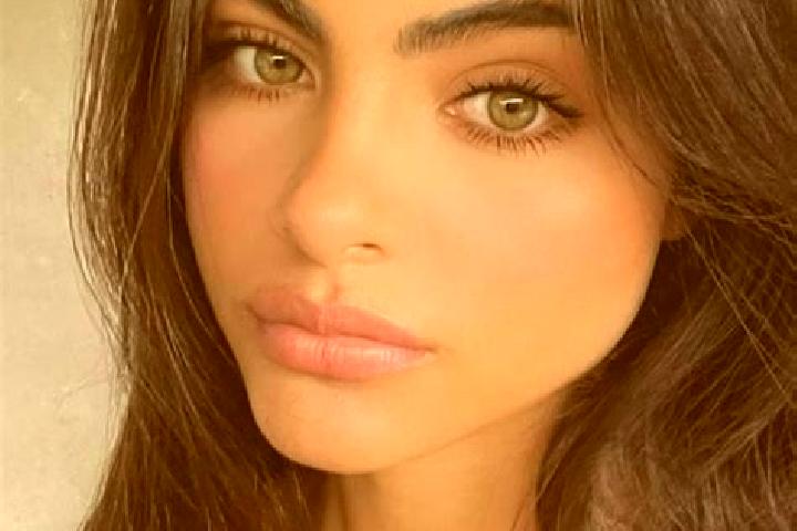 Chloe, 25, a dark blonde green-eyed indian companion based in Eveux. Offering Dinner Date, Striptease, Fetish, Party Girl, Duos. Available for incall and out...