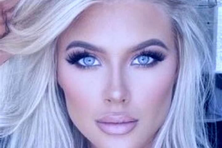 Chloe, 25, a platinum blonde dark-eyed ebony companion based in Podorozhnie. Offering Massage, Dinner Date, Party Girl. Available for incall and outcall, ove...