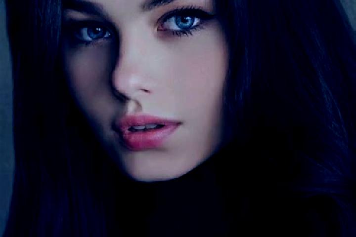 Chloe, 25, a red grey-eyed slavic companion based in Tempursari Wetan. Offering Roleplay, BDSM, OWO, GFE. Available for incall and outcall, day and evening d...