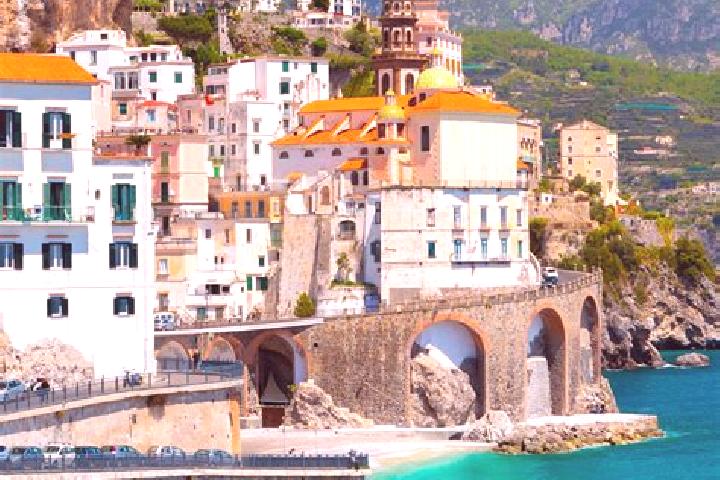 Chloe, 25 — Escort in Botta, Italy