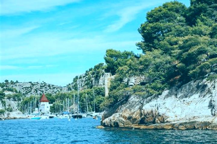 Chloe, 25 — Escort in Cassis, France