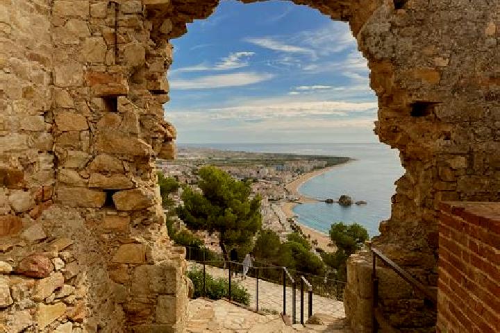 Chloe, 25 — Escort in Castell de Ferro, Spain