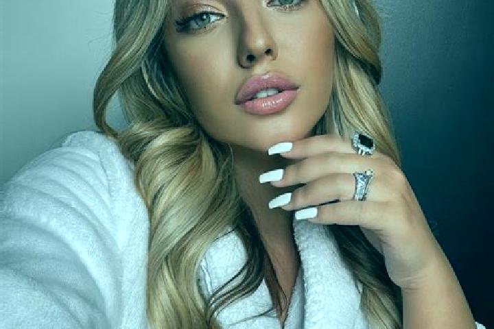 Chloe, 25 — Escort in Haubourdin, France