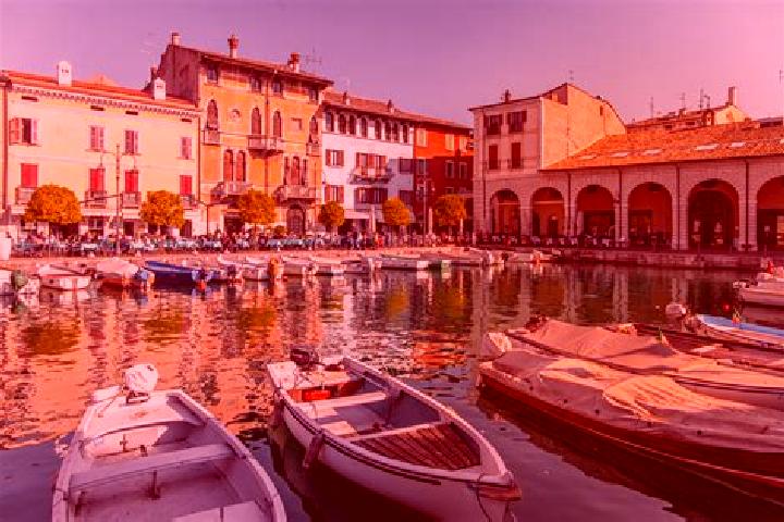 Chloe, 25 — Escort in Santa Maria di Non, Italy