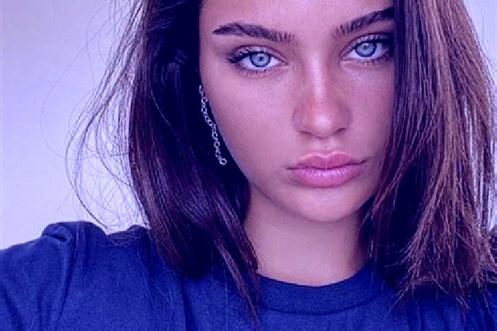 Chloe, 26, a brunette blue-eyed slavic companion based in Boca del Monte. Offering CIM, Deep French Kissing, Dinner Date, Erotic Massage. Available for incal...