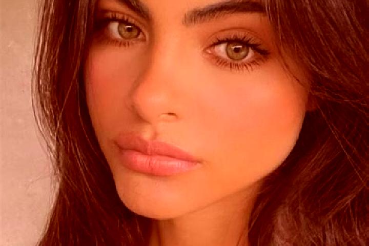 Chloe, 26, a brunette hazel-eyed latina companion based in Chibok. Offering BDSM, GFE, Dinner Date. Available for incall and outcall, day and evening dates.