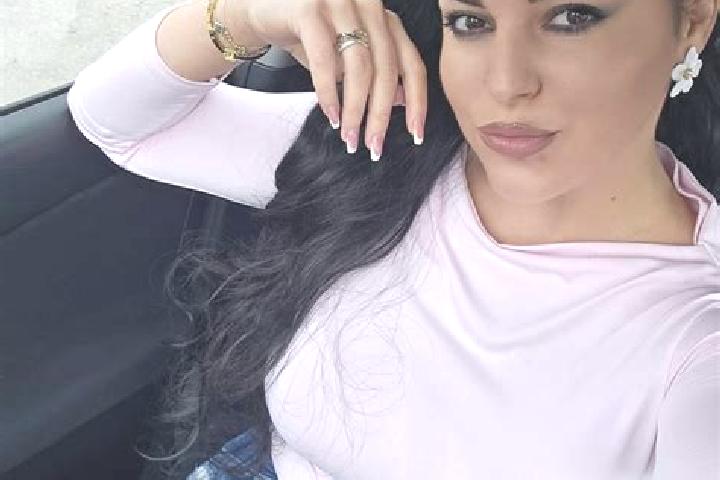 Chloe, 26 — Escort in Cioroiu, Romania