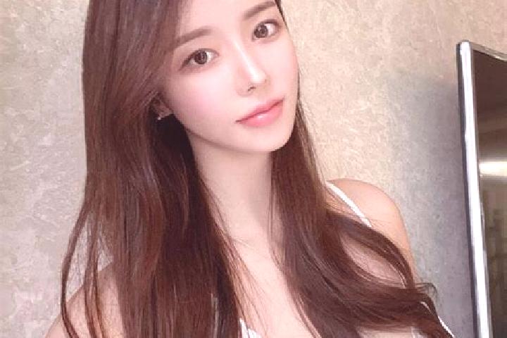 Chloe, 26 — Escort in Shangcunba, China