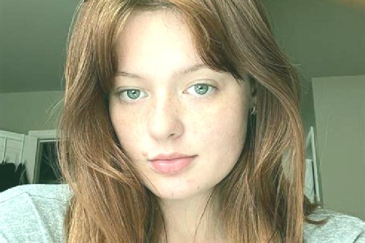 Chloe, 27, a auburn amber-eyed european companion based in Aviatico. Offering CIM, Domination, Massage. Available for incall and outcall, day and evening dates.