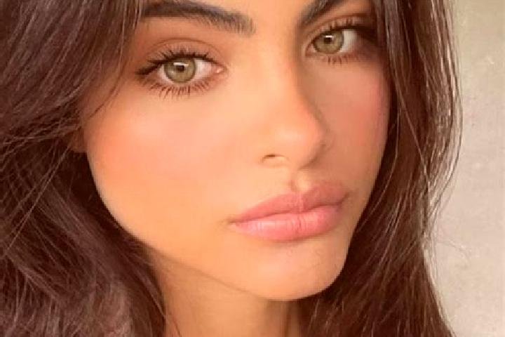 Chloe, 27, a brunette dark-eyed caucasian companion based in Sesaot Lauq. Offering OWO, Overnight, Travel Companion, Striptease, Prostate Massage. Available ...