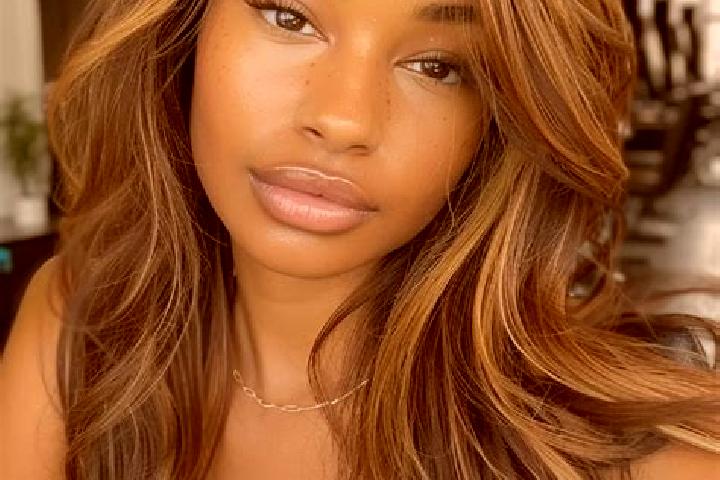 Chloe, 27, a dark blonde dark-eyed mixed companion based in Beziaka. Offering Duos, Couples, BDSM. Available for incall and outcall, day and evening dates.
