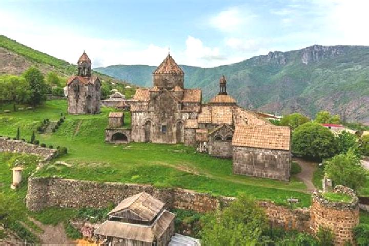 Chloe, 27 — Escort in Aragats, Armenia